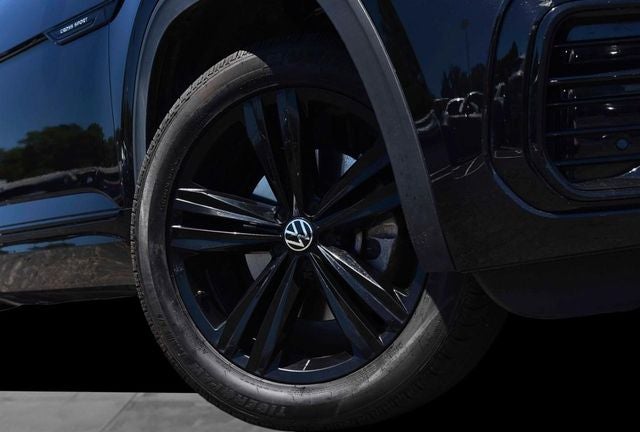 2023 Volkswagen Atlas Cross Sport 3.6L V6 SEL R-Line Black