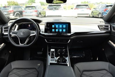 2025 Volkswagen Atlas Cross Sport 2.0T SE w/Technology