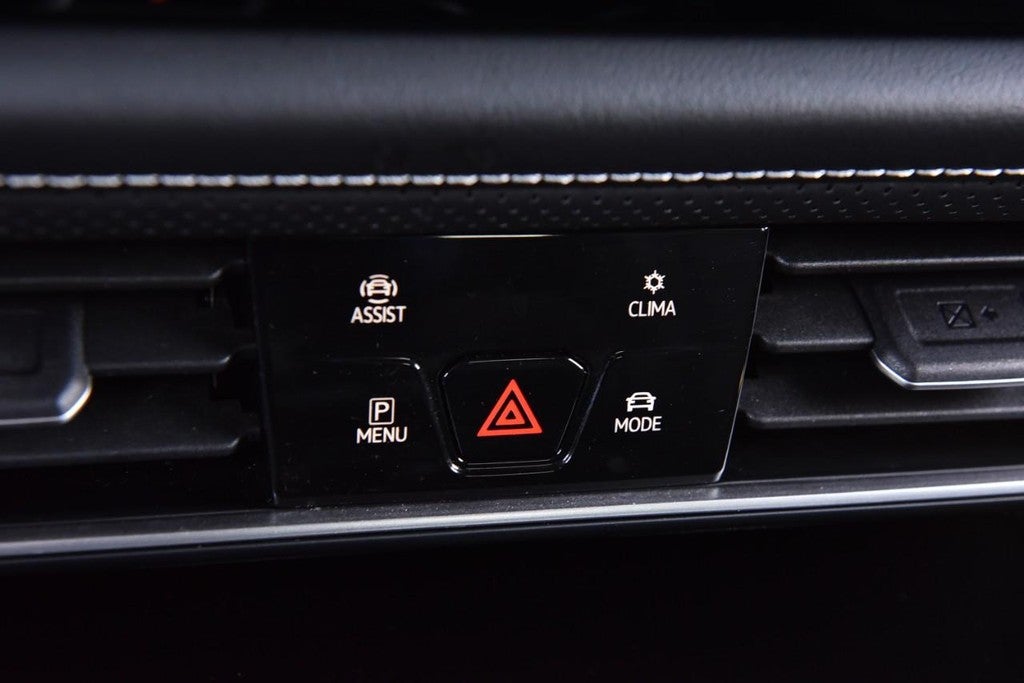 2024 Volkswagen Atlas Cross Sport 2.0T SE w/Technology FWD