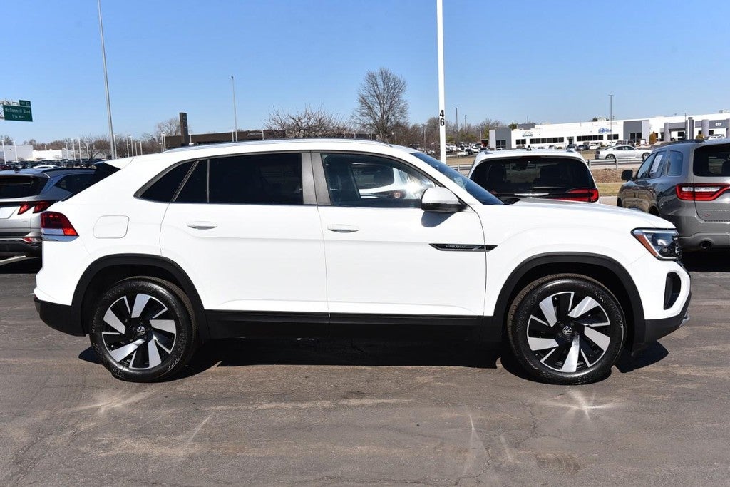 2024 Volkswagen Atlas Cross Sport 2.0T SE w/Technology FWD