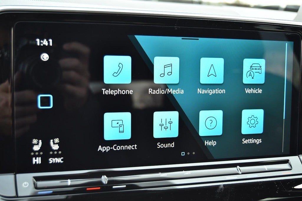 2026 Volkswagen Atlas 2.0T SE w/Technology FWD