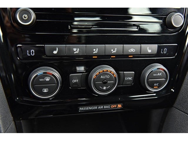 2022 Volkswagen Passat 2.0T Limited Edition