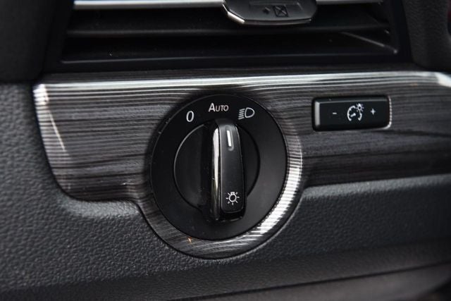 2020 Volkswagen Passat 2.0T R-Line