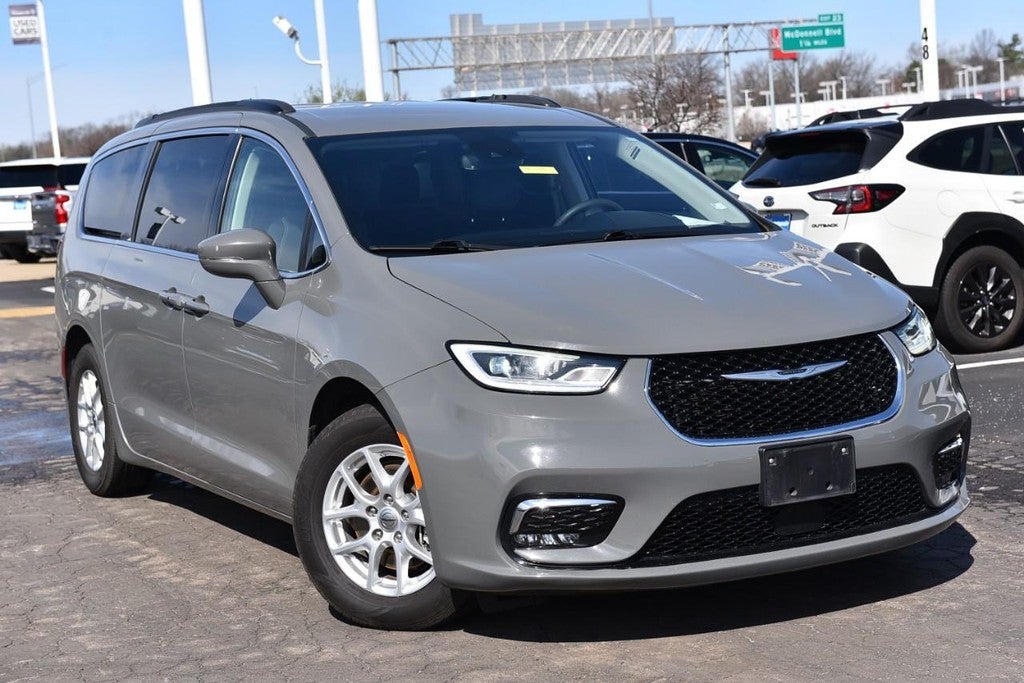 2022 Chrysler Pacifica Touring L FWD