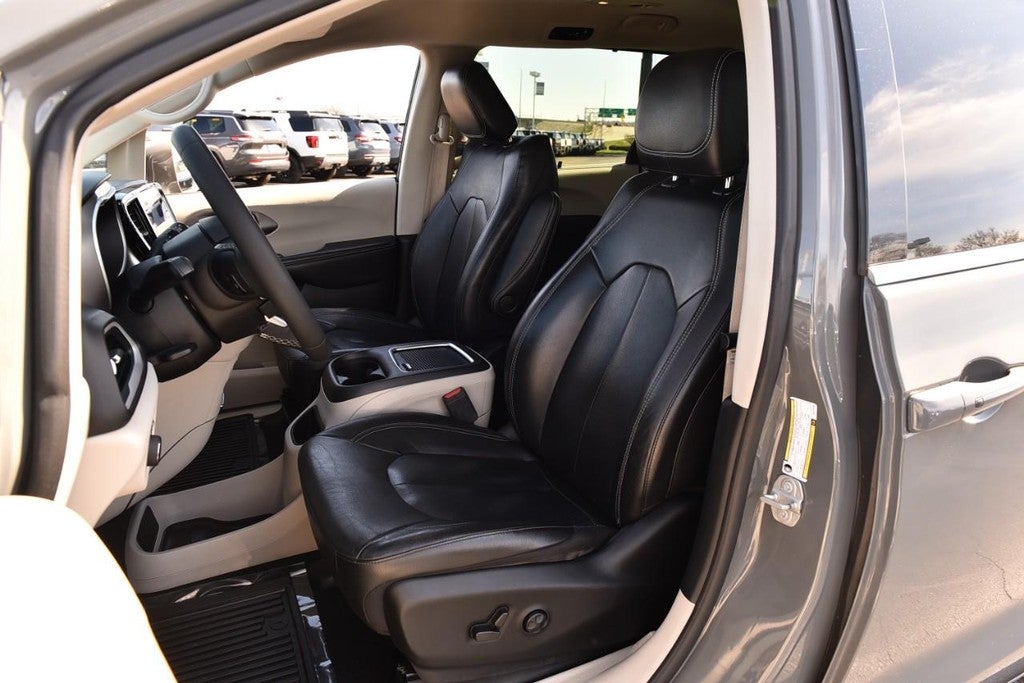 2022 Chrysler Pacifica Touring L FWD