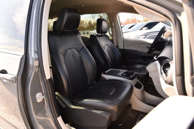 2022 Chrysler Pacifica Touring L FWD