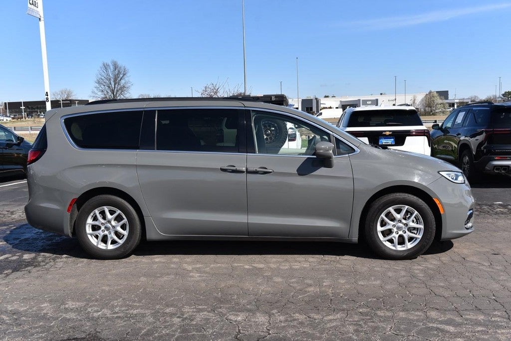 2022 Chrysler Pacifica Touring L FWD