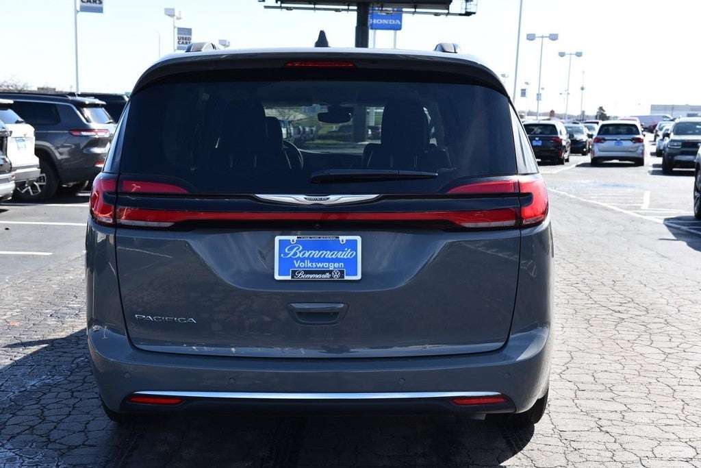 2022 Chrysler Pacifica Touring L FWD