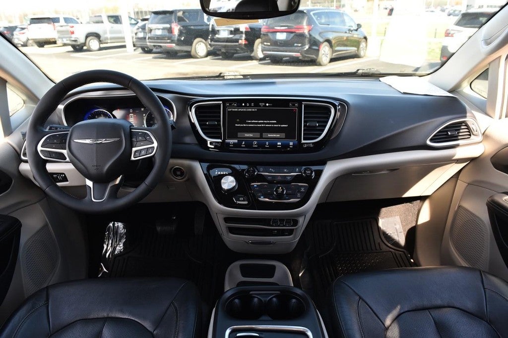 2022 Chrysler Pacifica Touring L FWD