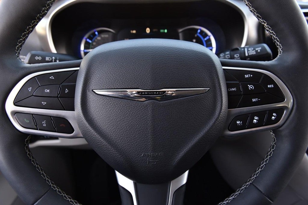 2024 Chrysler Pacifica Hybrid Select FWD