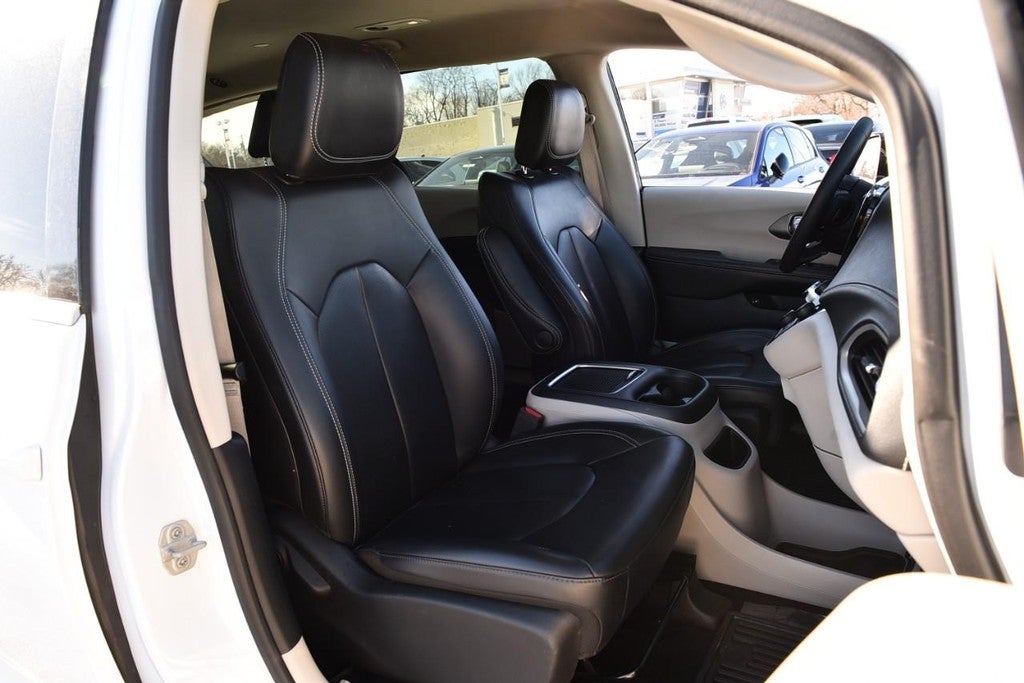 2024 Chrysler Pacifica Hybrid Select FWD