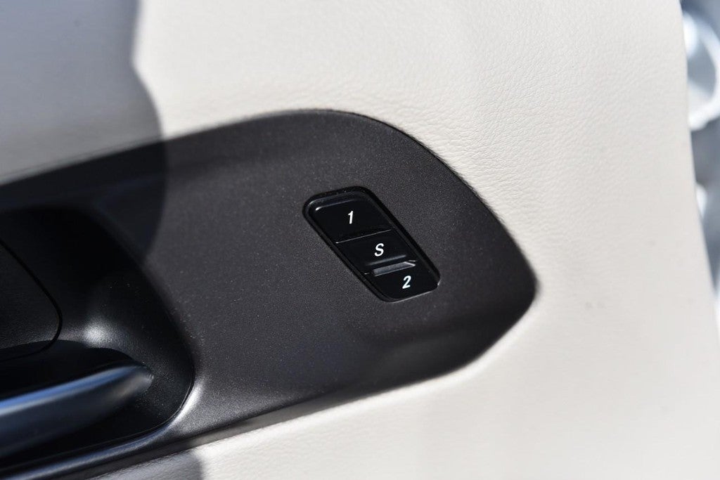 2024 Chrysler Pacifica Hybrid Select FWD