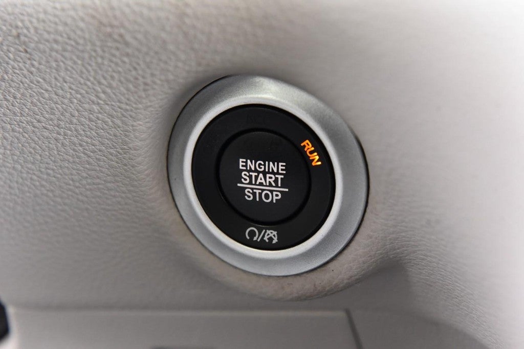 2024 Chrysler Pacifica Hybrid Select FWD