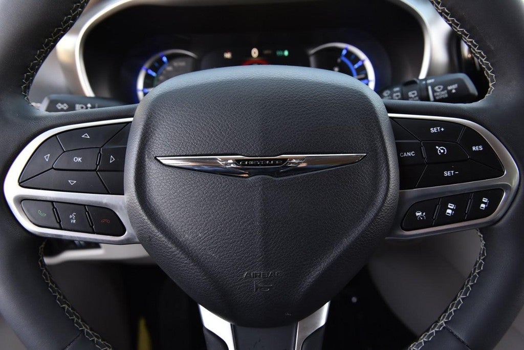 2024 Chrysler Pacifica Hybrid Select FWD