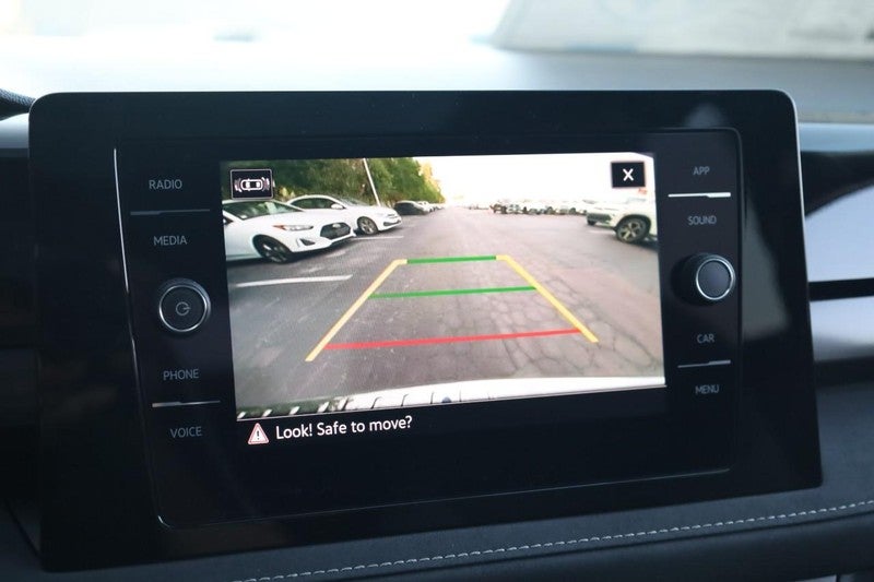 2025 Volkswagen Taos SE Black 4MOTION