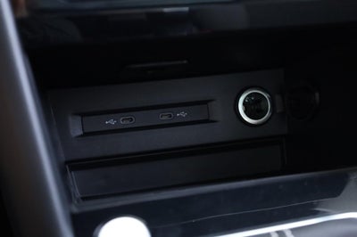 2025 Volkswagen Taos SE Black 4MOTION