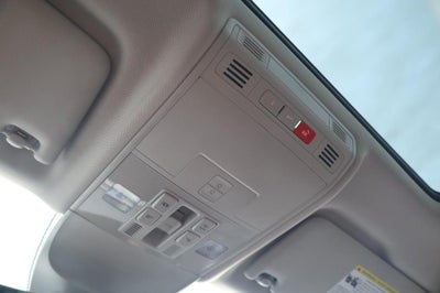 2025 Volkswagen Taos SE Black 4MOTION