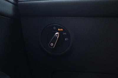 2025 Volkswagen Taos SE Black 4MOTION