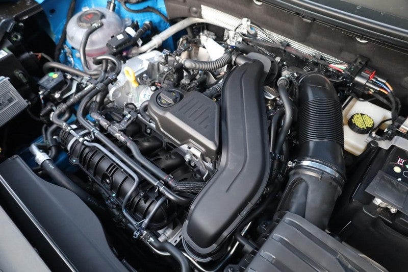 2025 Volkswagen Taos SE Black 4MOTION