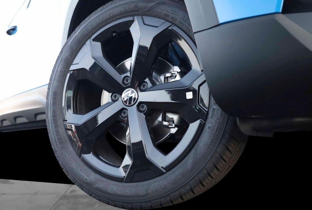 2025 Volkswagen Taos SE Black 4MOTION