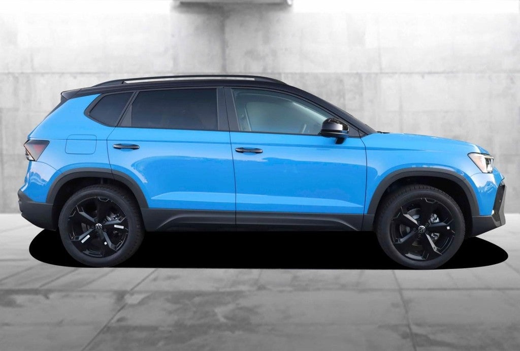 2025 Volkswagen Taos SE Black 4MOTION