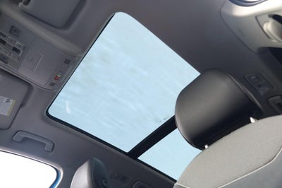 2025 Volkswagen Taos SE Black 4MOTION