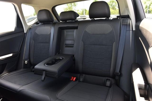 2026 Volkswagen Taos 1.5T SE Black