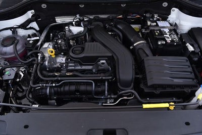2026 Volkswagen Taos 1.5T SE Black