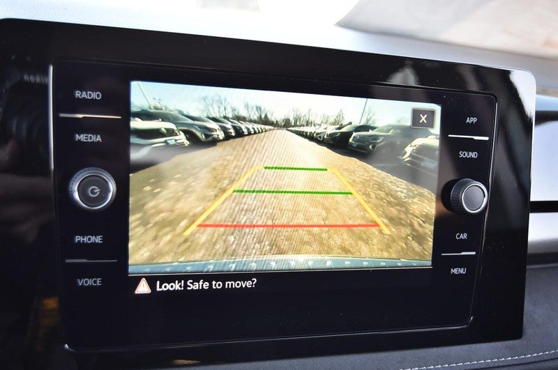 2026 Volkswagen Taos SE Black 4MOTION