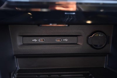 2026 Volkswagen Taos SE Black 4MOTION