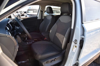 2026 Volkswagen Taos SE Black 4MOTION