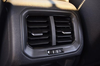 2026 Volkswagen Taos SE Black 4MOTION