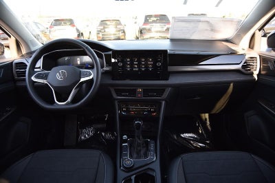 2026 Volkswagen Taos SE Black 4MOTION