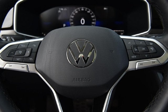 2025 Volkswagen Taos 1.5T SE Black