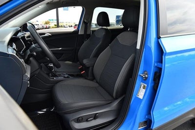 2025 Volkswagen Taos 1.5T SE Black