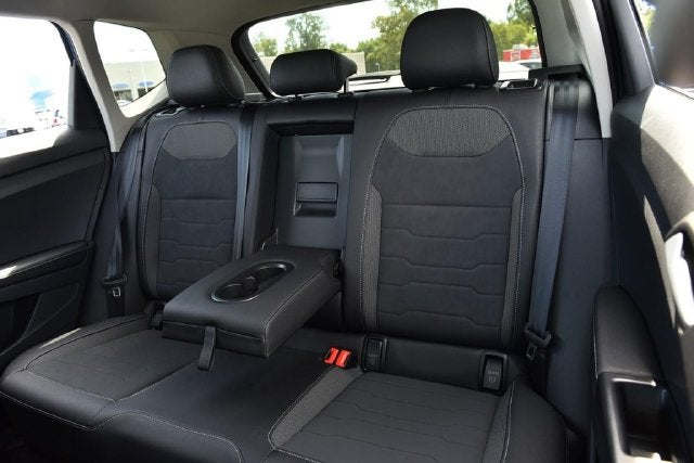 2025 Volkswagen Taos 1.5T SE Black
