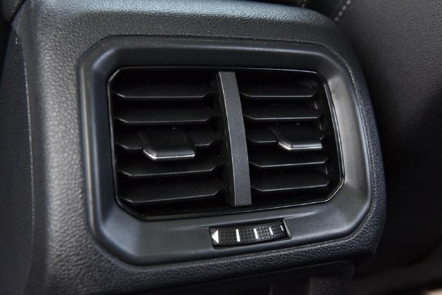 2025 Volkswagen Taos 1.5T SE Black