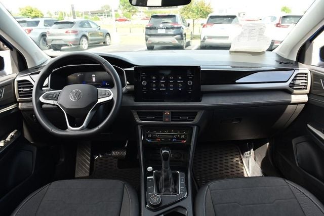 2025 Volkswagen Taos 1.5T SE Black