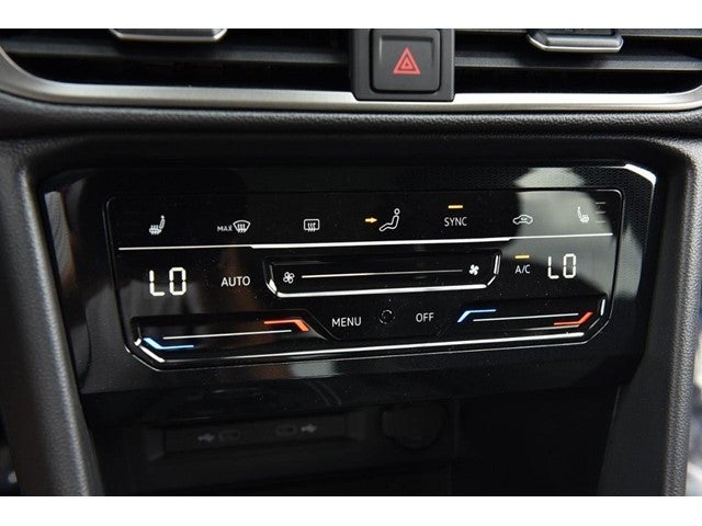 2026 Volkswagen Taos 1.5T SE Black