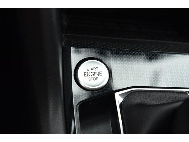 2026 Volkswagen Taos 1.5T SE Black