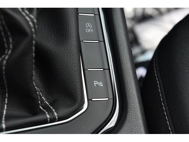 2026 Volkswagen Taos 1.5T SE Black