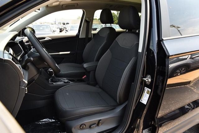 2026 Volkswagen Taos 1.5T SE Black