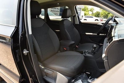 2026 Volkswagen Taos 1.5T SE Black