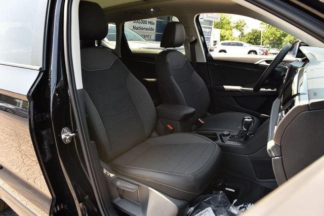2026 Volkswagen Taos 1.5T SE Black