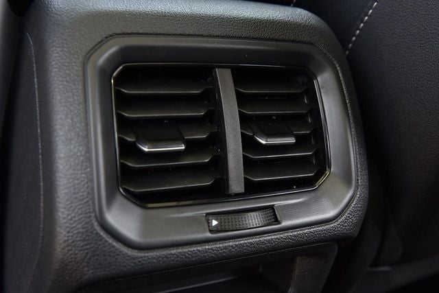 2026 Volkswagen Taos 1.5T SE Black