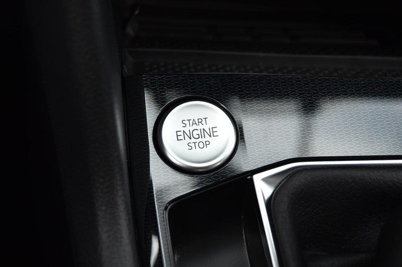 2026 Volkswagen Taos SE Black 4MOTION