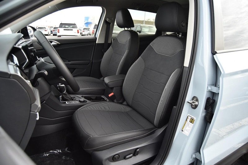 2026 Volkswagen Taos SE Black 4MOTION