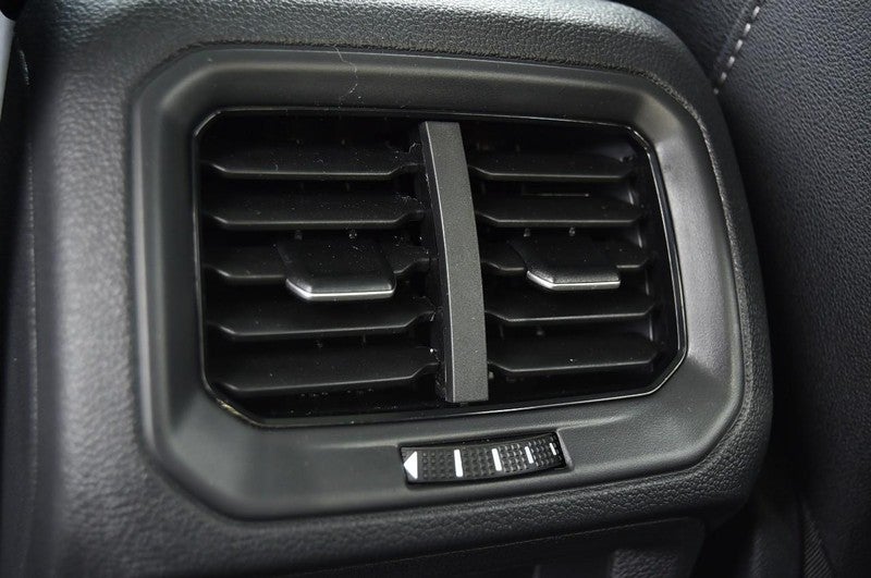 2026 Volkswagen Taos SE Black 4MOTION