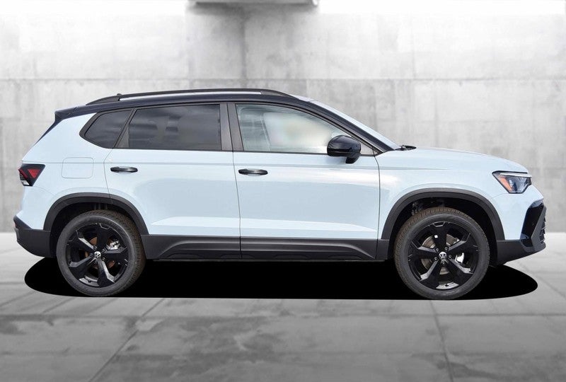 2026 Volkswagen Taos SE Black 4MOTION