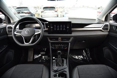 2026 Volkswagen Taos SE Black 4MOTION